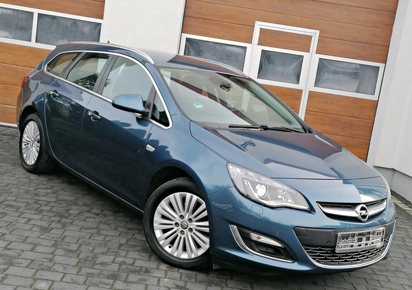 Opel Astra cena 28900 przebieg: 212000, rok produkcji 2013 z Września małe 781